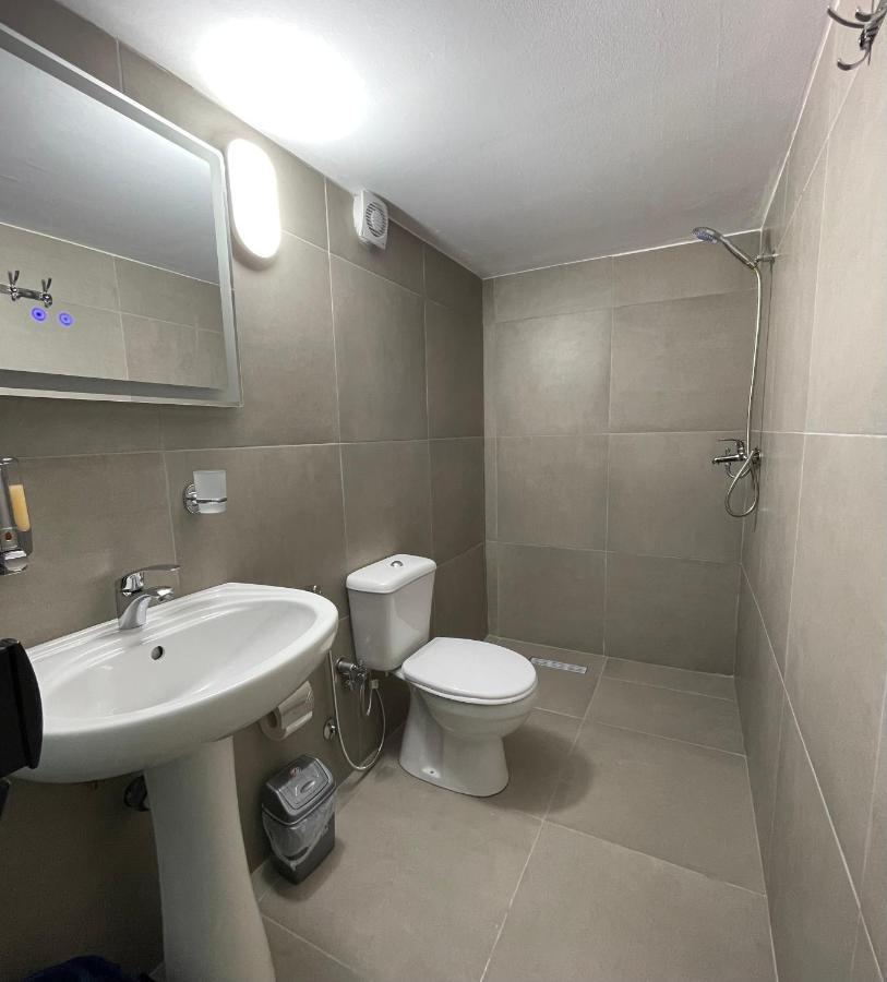 D&E Apartaments Тирана Экстерьер фото